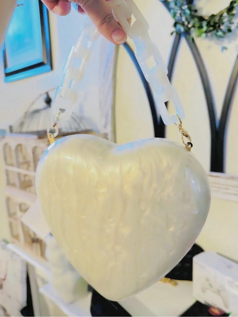 A new day Pearlescent Heart Clutch in Cream EUC